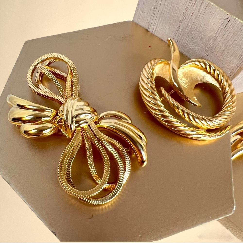 6 Stunning Gold Tone Brooch Pins - Picture 3 of 10